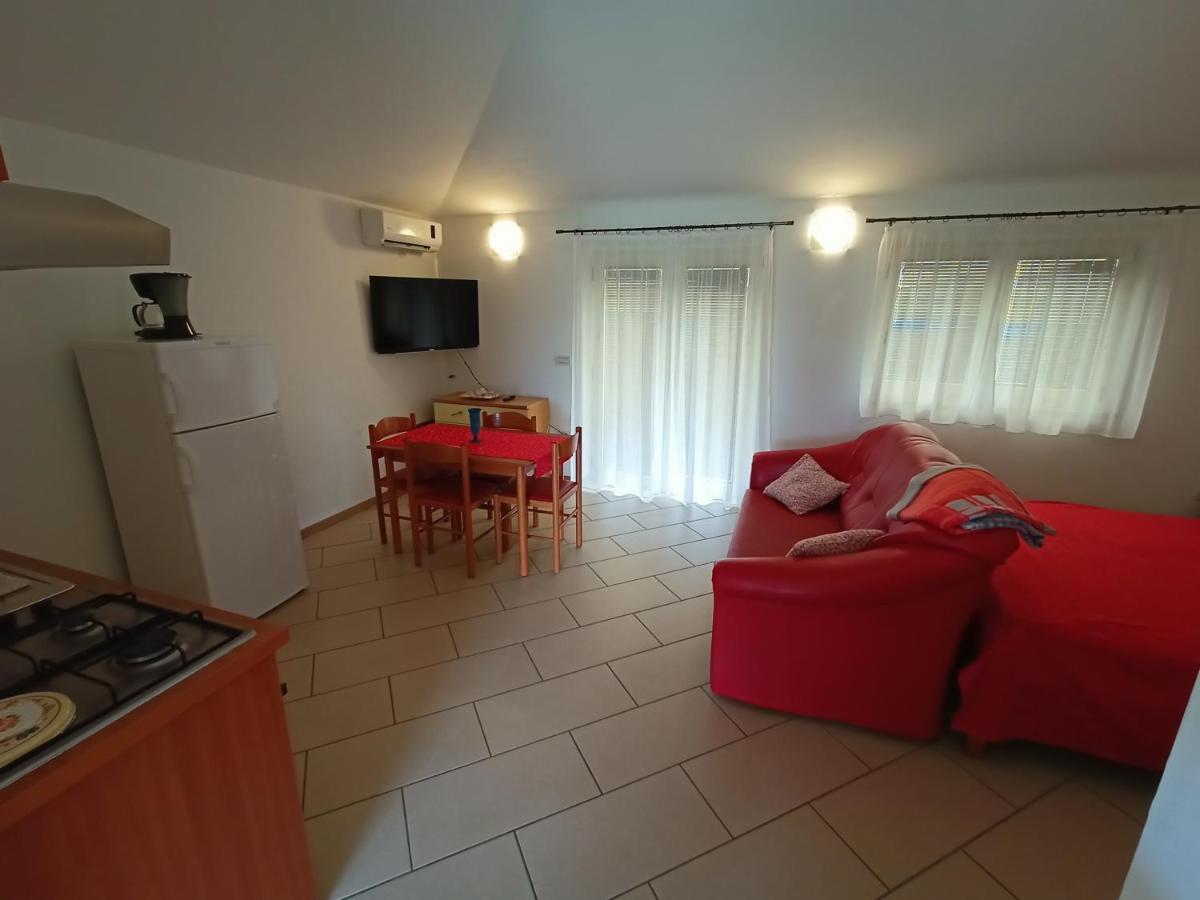 אומאג Apartment Studio Ta-Ti מראה חיצוני תמונה